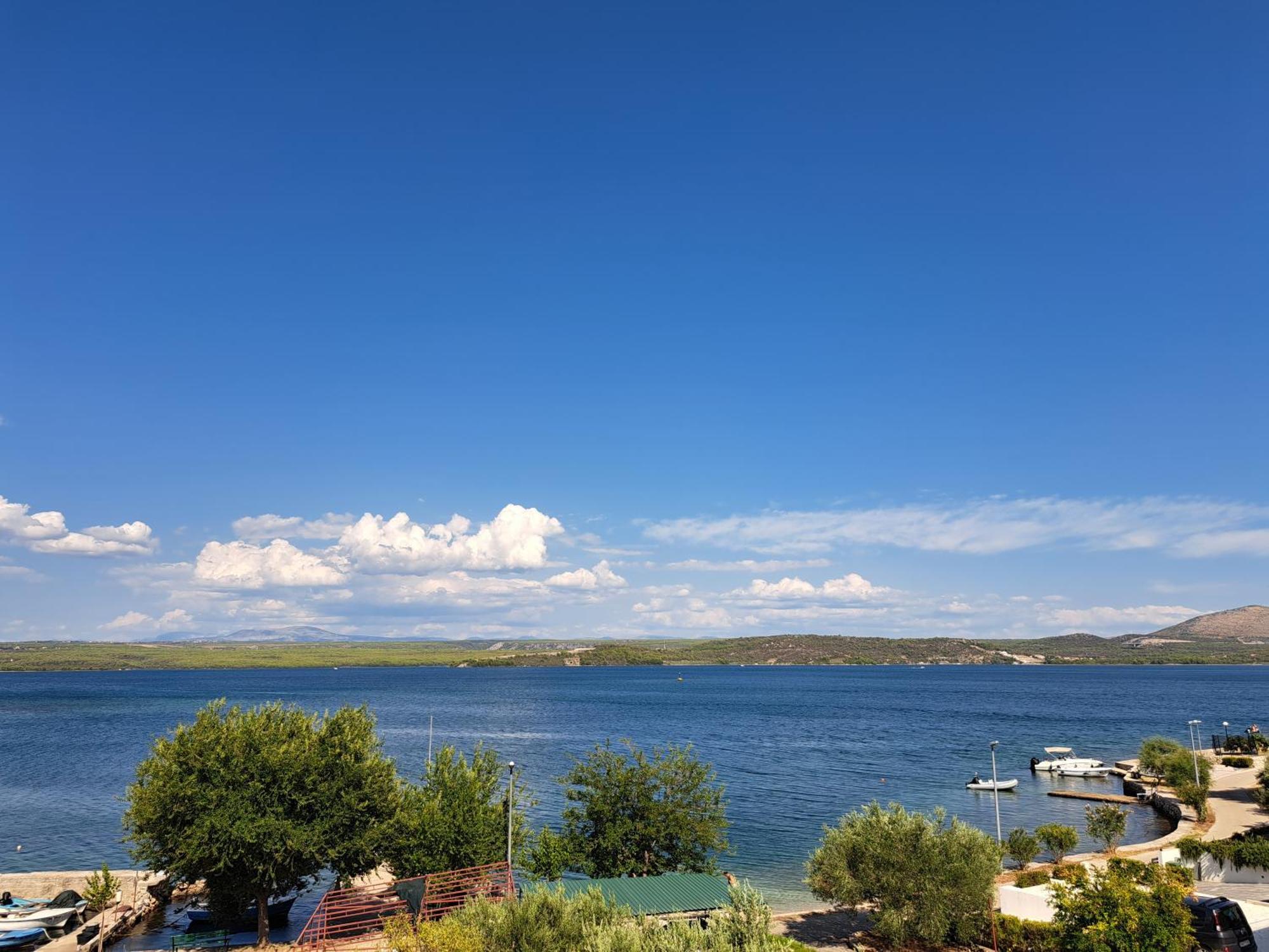 Apartment Petra Raslina Екстериор снимка