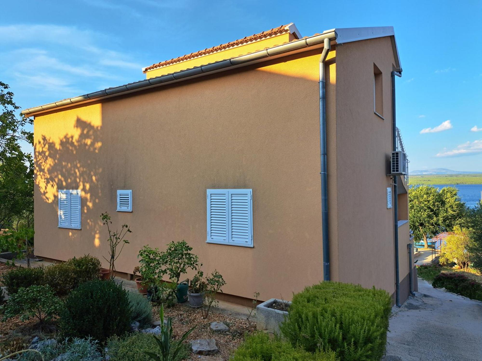 Apartment Petra Raslina Екстериор снимка